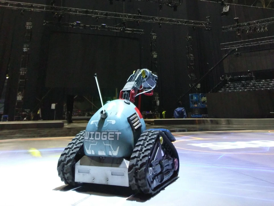 man vs Robot, robot, behind the scenes, on set