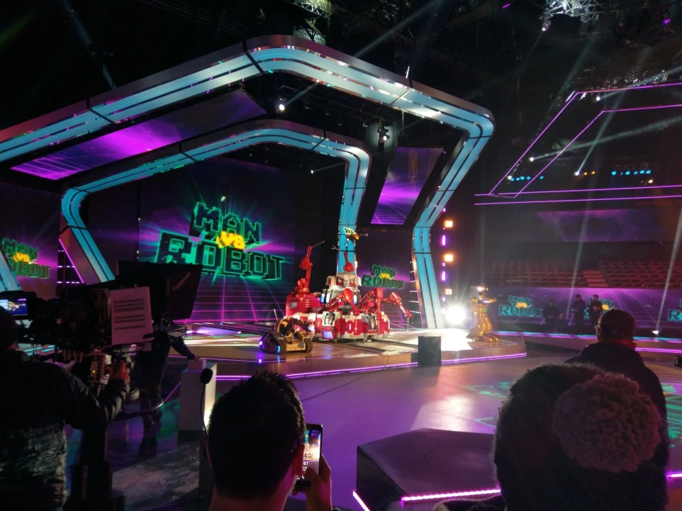 Man vs Robot, on set, behind the scenes